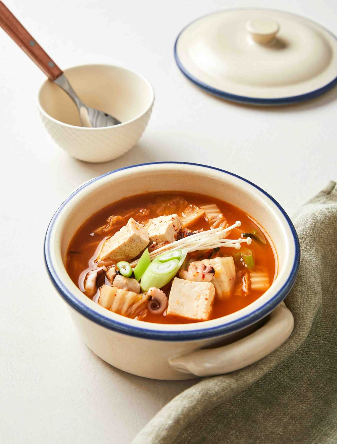 완성된 “해물김치찌개”